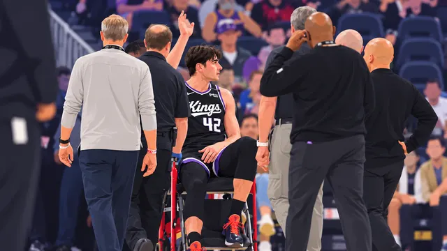Kings lose Maxime Raynaud to apparent serious knee injury — ESPN