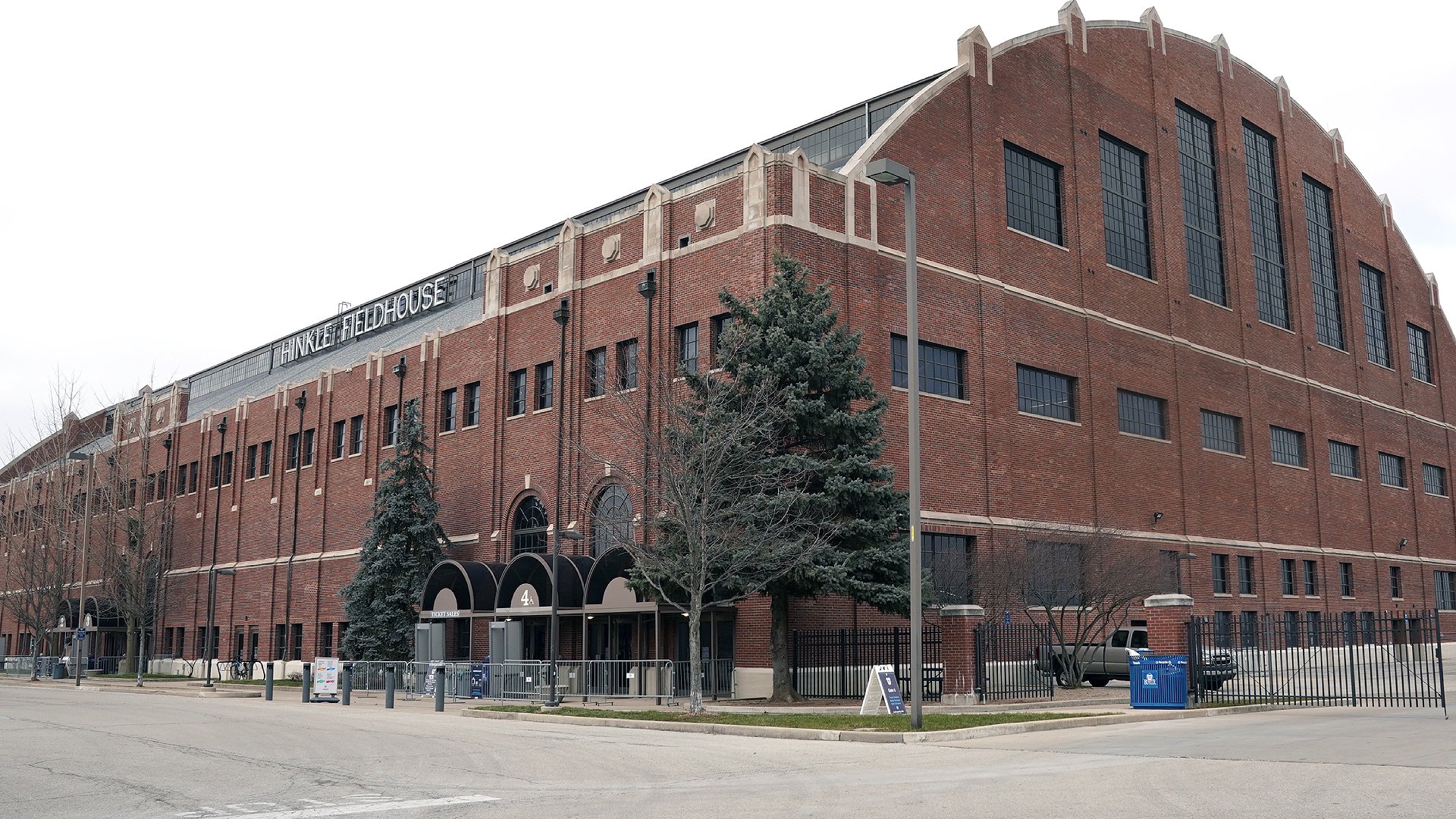 Iconic college venue Hinkle Fieldhouse gets NBA spotlight with Emirates NBA Cup championship — NBA.com